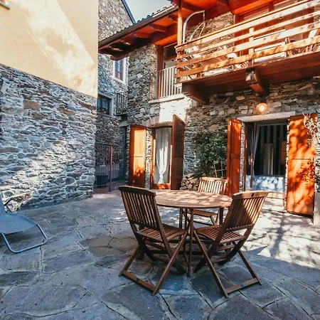 Casa Mira